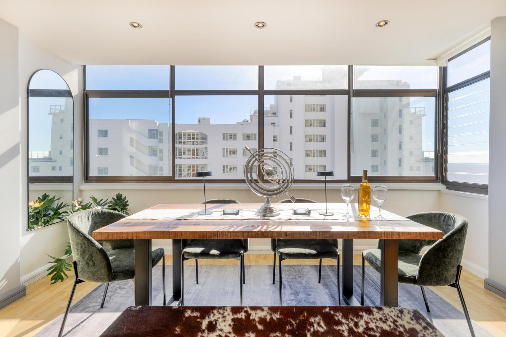 Backup-Powered Bantry Bay View 2 Bed Apartment เคปทาวน์ ภายนอก รูปภาพ