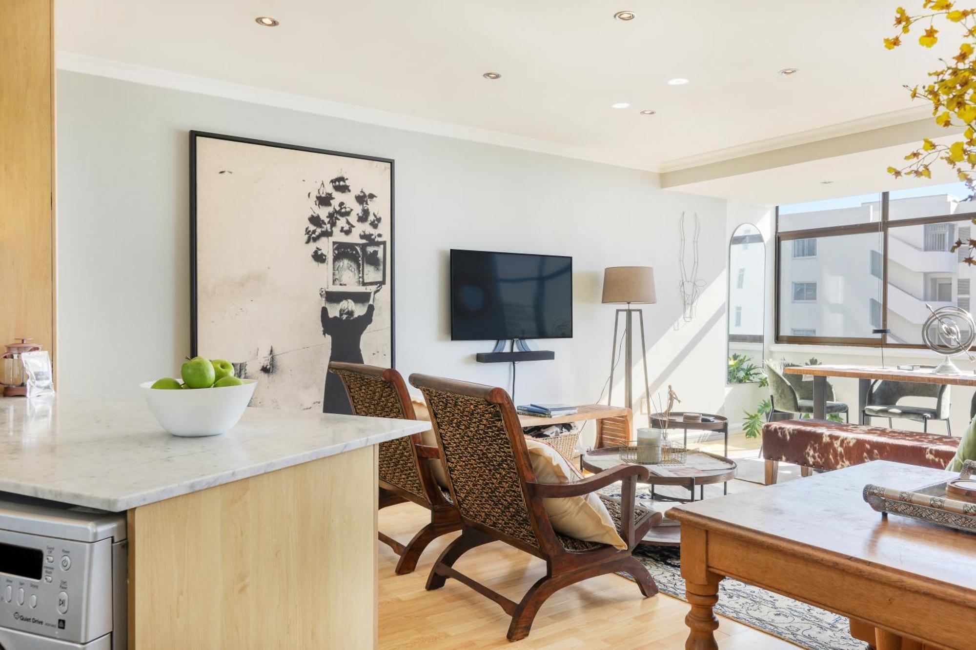 Backup-Powered Bantry Bay View 2 Bed Apartment เคปทาวน์ ภายนอก รูปภาพ