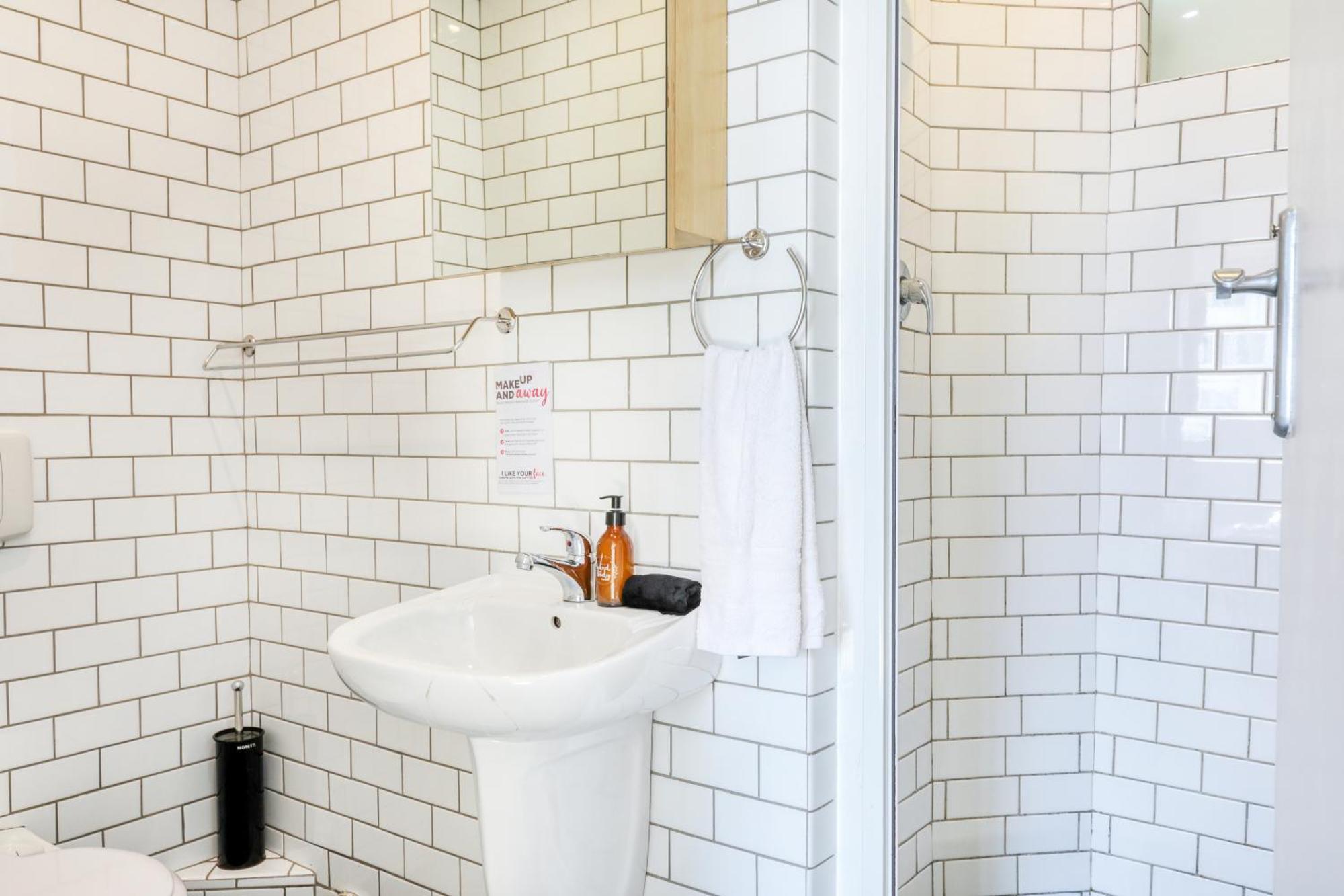 Backup-Powered Bantry Bay View 2 Bed Apartment เคปทาวน์ ภายนอก รูปภาพ