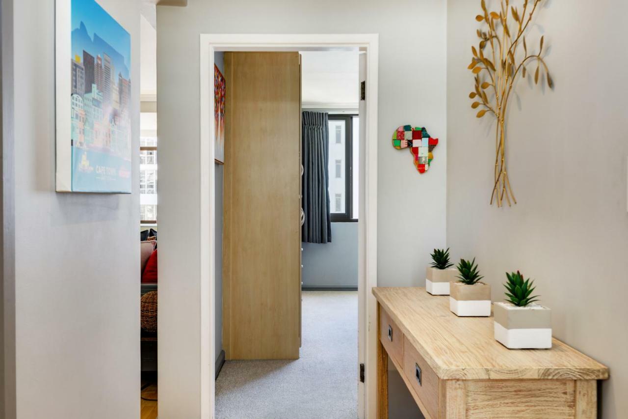Backup-Powered Bantry Bay View 2 Bed Apartment เคปทาวน์ ภายนอก รูปภาพ